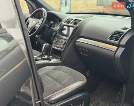 Сірий Форд Експлорер, об'ємом двигуна 3.5 л та пробігом 126 тис. км за 19999 $, фото 44 на Automoto.ua