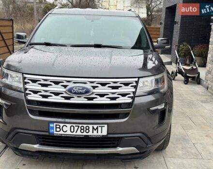 Серый Форд Эксплорер, объемом двигателя 3.5 л и пробегом 129 тыс. км за 20900 $, фото 27 на Automoto.ua