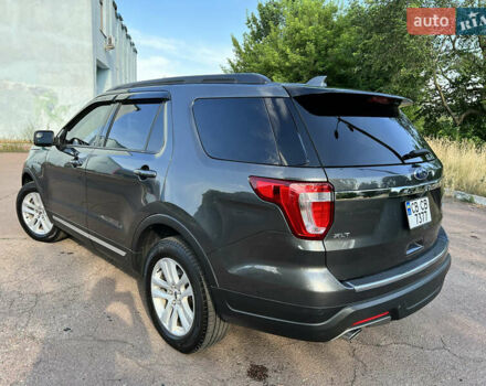 Серый Форд Эксплорер, объемом двигателя 3.5 л и пробегом 125 тыс. км за 19500 $, фото 4 на Automoto.ua