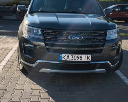 Серый Форд Эксплорер, объемом двигателя 3.5 л и пробегом 142 тыс. км за 17900 $, фото 1 на Automoto.ua