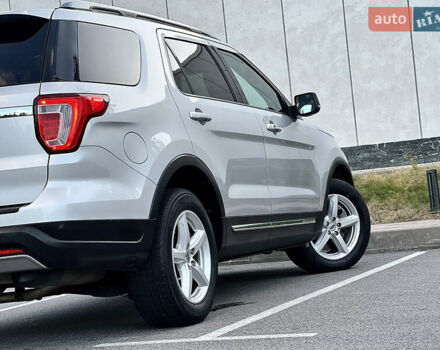 Форд Эксплорер 2018 в Киеве на Automoto.ua Серый Форд Эксплорер, объемом двигателя 3.5 л и пробегом 160 тыс. км за 17800 $, фото 23 на Automoto.ua