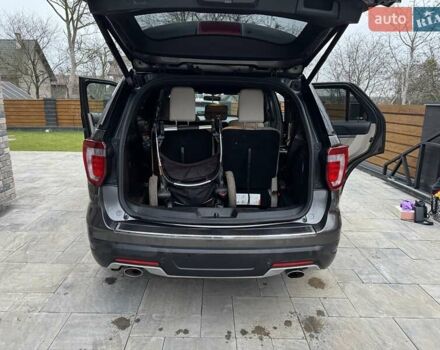 Серый Форд Эксплорер, объемом двигателя 3.5 л и пробегом 129 тыс. км за 20900 $, фото 7 на Automoto.ua