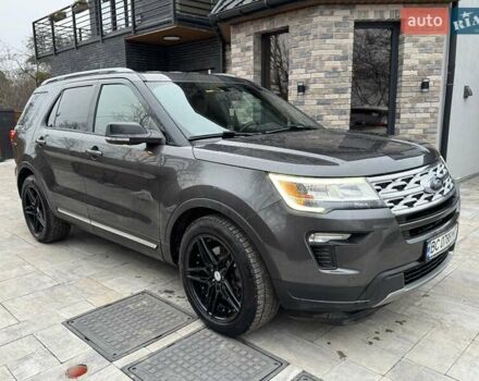 Серый Форд Эксплорер, объемом двигателя 3.5 л и пробегом 129 тыс. км за 20900 $, фото 3 на Automoto.ua