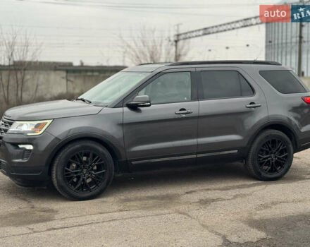 Сірий Форд Експлорер, об'ємом двигуна 3.5 л та пробігом 126 тис. км за 19999 $, фото 5 на Automoto.ua