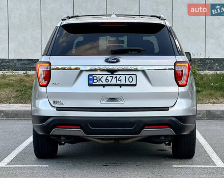 Форд Эксплорер 2018 в Киеве на Automoto.ua Серый Форд Эксплорер, объемом двигателя 3.5 л и пробегом 160 тыс. км за 17800 $, фото 5 на Automoto.ua