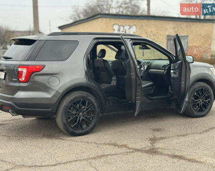 Сірий Форд Експлорер, об'ємом двигуна 3.5 л та пробігом 126 тис. км за 19999 $, фото 27 на Automoto.ua