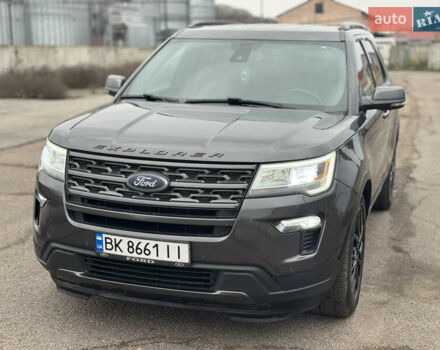 Сірий Форд Експлорер, об'ємом двигуна 3.5 л та пробігом 126 тис. км за 19999 $, фото 2 на Automoto.ua