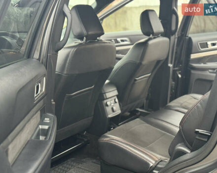 Сірий Форд Експлорер, об'ємом двигуна 3.5 л та пробігом 126 тис. км за 19999 $, фото 40 на Automoto.ua