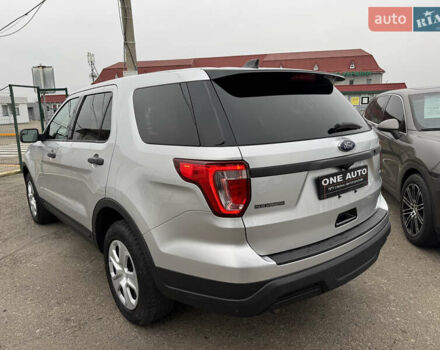 Серый Форд Эксплорер, объемом двигателя 3.73 л и пробегом 272 тыс. км за 17990 $, фото 9 на Automoto.ua