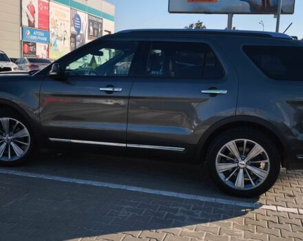 Серый Форд Эксплорер, объемом двигателя 3.5 л и пробегом 142 тыс. км за 17900 $, фото 2 на Automoto.ua