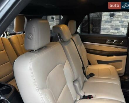 Серый Форд Эксплорер, объемом двигателя 3.5 л и пробегом 129 тыс. км за 20900 $, фото 19 на Automoto.ua