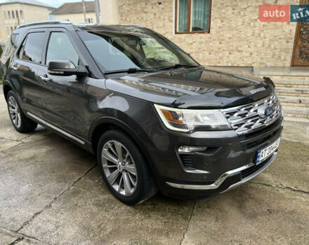 Серый Форд Эксплорер, объемом двигателя 3.5 л и пробегом 150 тыс. км за 18500 $, фото 5 на Automoto.ua