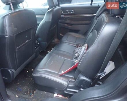 Серый Форд Эксплорер, объемом двигателя 3.5 л и пробегом 198 тыс. км за 14300 $, фото 15 на Automoto.ua