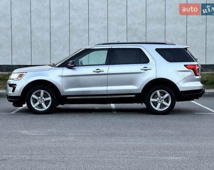 Форд Эксплорер 2018 в Киеве на Automoto.ua Серый Форд Эксплорер, объемом двигателя 3.5 л и пробегом 160 тыс. км за 17800 $, фото 11 на Automoto.ua