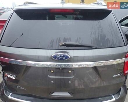 Серый Форд Эксплорер, объемом двигателя 3.5 л и пробегом 198 тыс. км за 14300 $, фото 10 на Automoto.ua