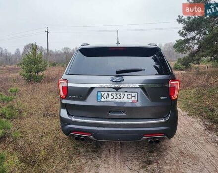 Серый Форд Эксплорер, объемом двигателя 3.5 л и пробегом 159 тыс. км за 22800 $, фото 5 на Automoto.ua