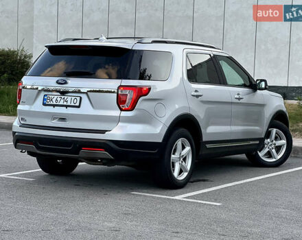 Форд Эксплорер 2018 в Киеве на Automoto.ua Серый Форд Эксплорер, объемом двигателя 3.5 л и пробегом 160 тыс. км за 17800 $, фото 9 на Automoto.ua