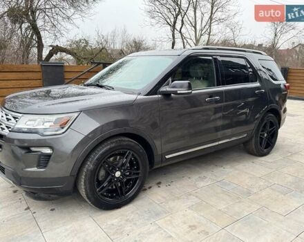 Серый Форд Эксплорер, объемом двигателя 3.5 л и пробегом 129 тыс. км за 20900 $, фото 4 на Automoto.ua