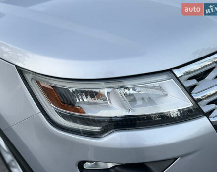 Форд Эксплорер 2018 в Киеве на Automoto.ua Серый Форд Эксплорер, объемом двигателя 3.5 л и пробегом 160 тыс. км за 17800 $, фото 12 на Automoto.ua