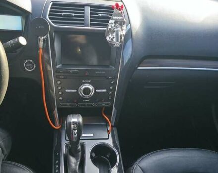 Серый Форд Эксплорер, объемом двигателя 3.5 л и пробегом 99 тыс. км за 24600 $, фото 17 на Automoto.ua