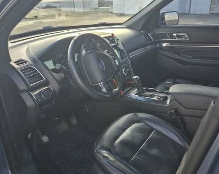 Серый Форд Эксплорер, объемом двигателя 3.5 л и пробегом 99 тыс. км за 24600 $, фото 29 на Automoto.ua