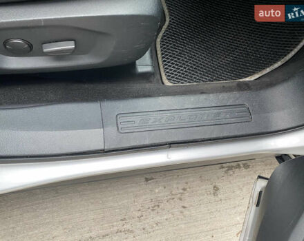 Серый Форд Эксплорер, объемом двигателя 2.26 л и пробегом 78 тыс. км за 21200 $, фото 16 на Automoto.ua