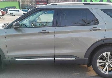 Серый Форд Эксплорер, объемом двигателя 3 л и пробегом 81 тыс. км за 37900 $, фото 1 на Automoto.ua