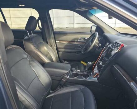 Серый Форд Эксплорер, объемом двигателя 3.5 л и пробегом 99 тыс. км за 24600 $, фото 30 на Automoto.ua