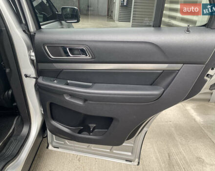 Серый Форд Эксплорер, объемом двигателя 2.26 л и пробегом 78 тыс. км за 21200 $, фото 11 на Automoto.ua