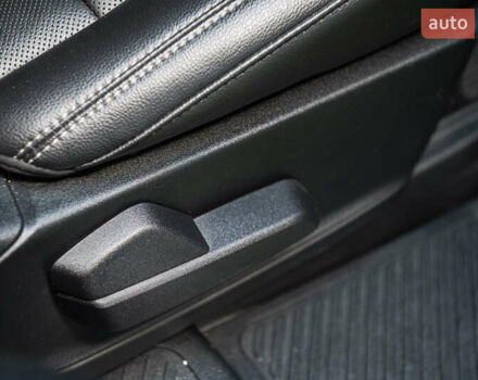 Серый Форд Эксплорер, объемом двигателя 3.3 л и пробегом 97 тыс. км за 33300 $, фото 28 на Automoto.ua