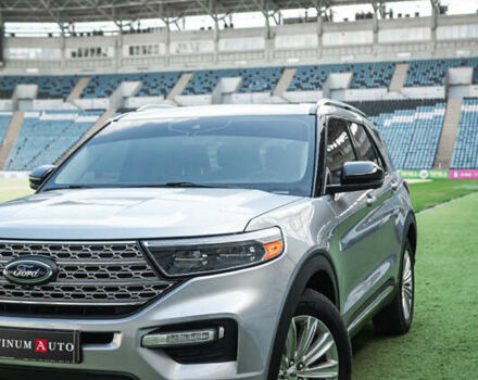 Серый Форд Эксплорер, объемом двигателя 3.3 л и пробегом 97 тыс. км за 33300 $, фото 4 на Automoto.ua