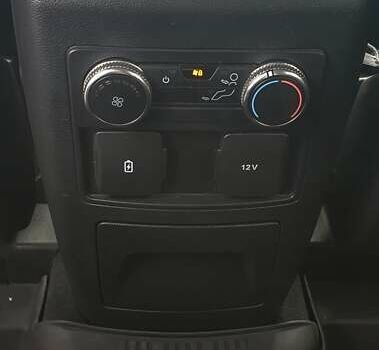 Серый Форд Эксплорер, объемом двигателя 2.26 л и пробегом 82 тыс. км за 28000 $, фото 47 на Automoto.ua