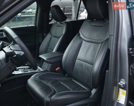 Серый Форд Эксплорер, объемом двигателя 3 л и пробегом 43 тыс. км за 39500 $, фото 8 на Automoto.ua