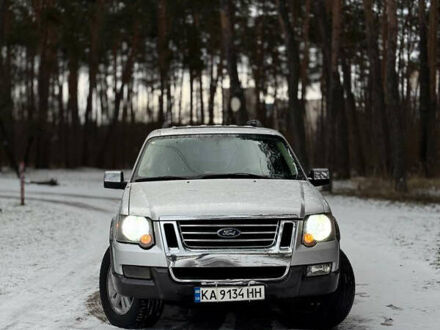 Сірий Форд Експлорер, об'ємом двигуна 4.6 л та пробігом 240 тис. км за 8800 $, фото 1 на Automoto.ua