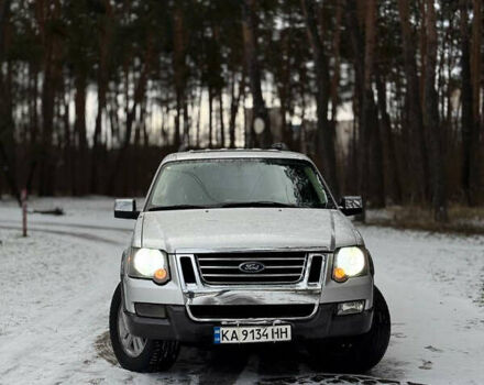 Сірий Форд Експлорер, об'ємом двигуна 4.6 л та пробігом 240 тис. км за 8800 $, фото 1 на Automoto.ua