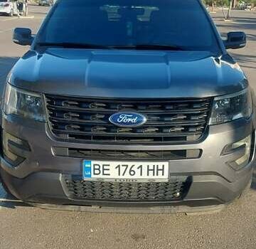 Форд Эксплорер 2014 в Николаеве на Automoto.ua Серый Форд Эксплорер, объемом двигателя 3.5 л и пробегом 213 тыс. км за 14555 $, фото 1 на Automoto.ua