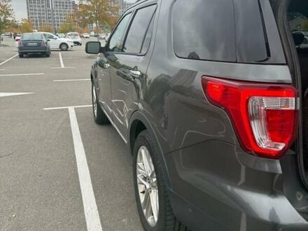 Серый Форд Эксплорер, объемом двигателя 3.5 л и пробегом 177 тыс. км за 21000 $, фото 1 на Automoto.ua