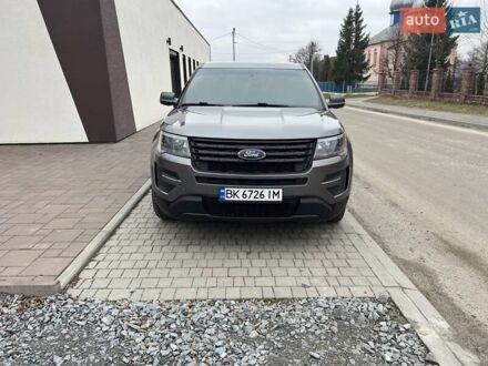 Форд Эксплорер 2016 в Ровно на Automoto.ua Серый Форд Эксплорер, объемом двигателя 3.7 л и пробегом 130 тыс. км за 15900 $, фото 1 на Automoto.ua