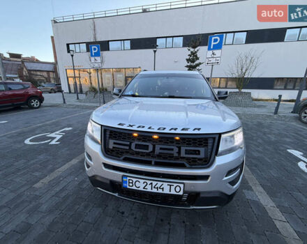 Серый Форд Эксплорер, объемом двигателя 2.26 л и пробегом 180 тыс. км за 18300 $, фото 1 на Automoto.ua