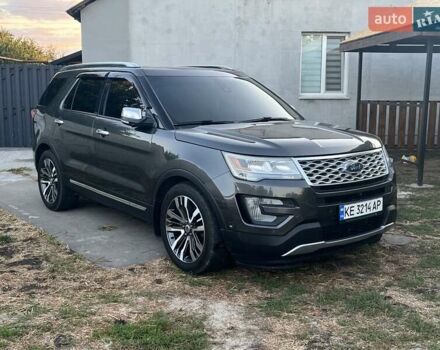 Серый Форд Эксплорер, объемом двигателя 3.5 л и пробегом 143 тыс. км за 17999 $, фото 1 на Automoto.ua