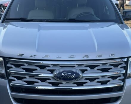 Серый Форд Эксплорер, объемом двигателя 3.5 л и пробегом 145 тыс. км за 15999 $, фото 1 на Automoto.ua