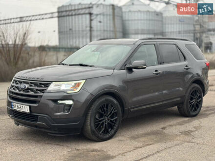 Серый Форд Эксплорер, объемом двигателя 3.5 л и пробегом 126 тыс. км за 19999 $, фото 1 на Automoto.ua