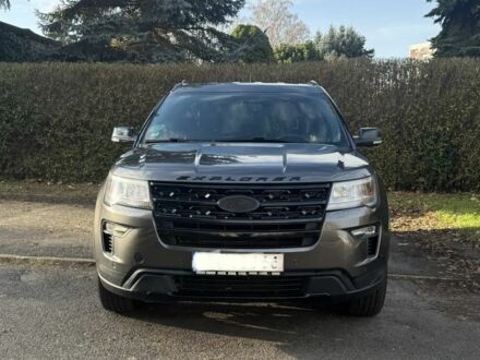 Сірий Форд Експлорер, об'ємом двигуна 0 л та пробігом 174 тис. км за 20307 $, фото 1 на Automoto.ua