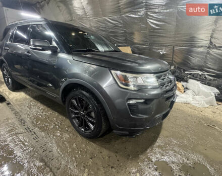 Серый Форд Эксплорер, объемом двигателя 3.5 л и пробегом 115 тыс. км за 16800 $, фото 1 на Automoto.ua