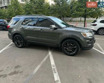 Серый Форд Эксплорер, объемом двигателя 3.5 л и пробегом 150 тыс. км за 20000 $, фото 1 на Automoto.ua