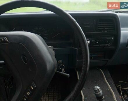 Синій Форд Експлорер, об'ємом двигуна 4 л та пробігом 300 тис. км за 1700 $, фото 2 на Automoto.ua