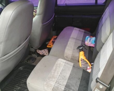 Синий Форд Эксплорер, объемом двигателя 0 л и пробегом 380 тыс. км за 2800 $, фото 5 на Automoto.ua