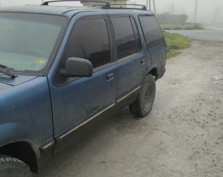 Синий Форд Эксплорер, объемом двигателя 0 л и пробегом 380 тыс. км за 2800 $, фото 2 на Automoto.ua