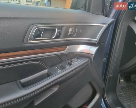 Синий Форд Эксплорер, объемом двигателя 3.5 л и пробегом 158 тыс. км за 18000 $, фото 19 на Automoto.ua