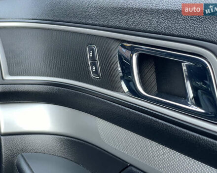 Синій Форд Експлорер, об'ємом двигуна 3.5 л та пробігом 205 тис. км за 16900 $, фото 49 на Automoto.ua